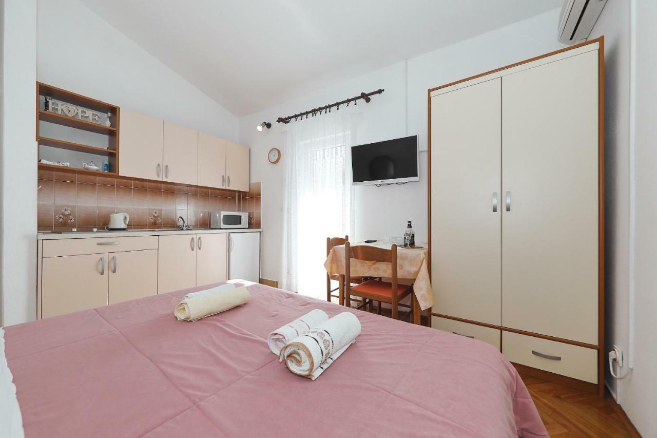 Apartments Vedrana Biograd Na Moru Exteriör bild
