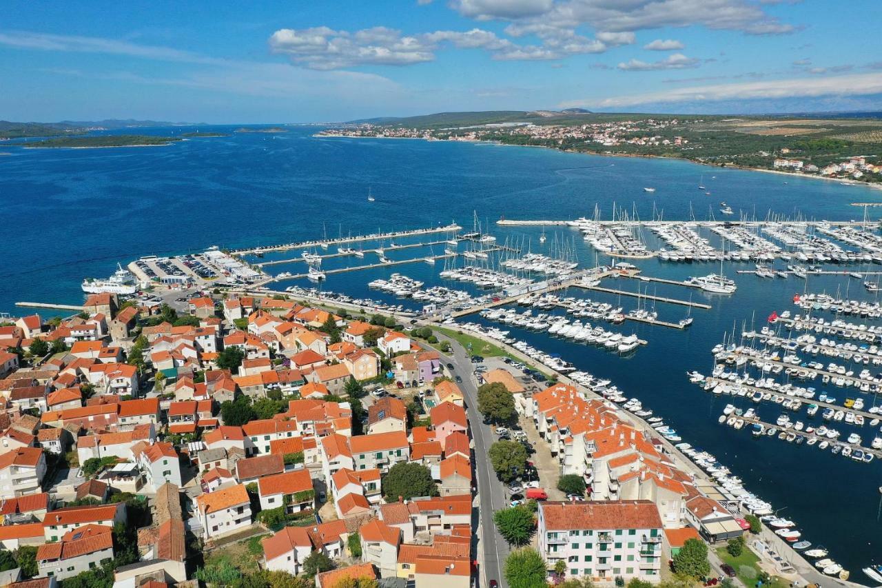 Apartments Vedrana Biograd Na Moru Exteriör bild